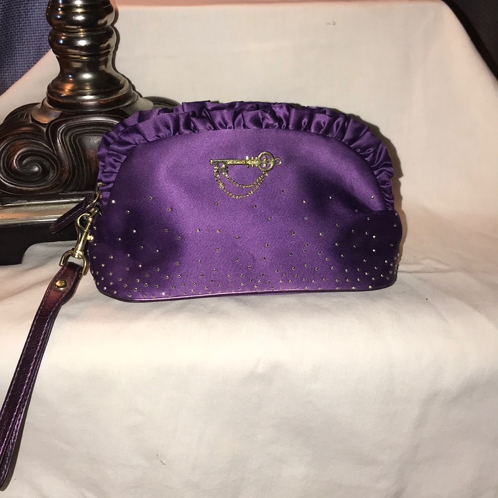 🥰Victoria’s Secret wristlet 🥰